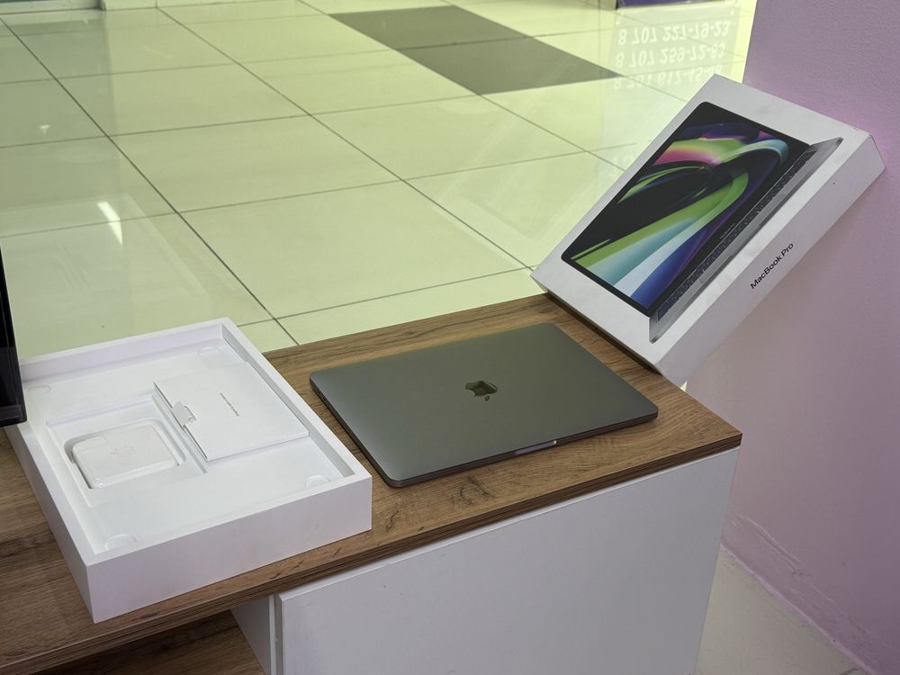 Apple MacBook Pro 13.3 M1 2022 EAC Space Gray Tpuch Bar/ID макбук М1