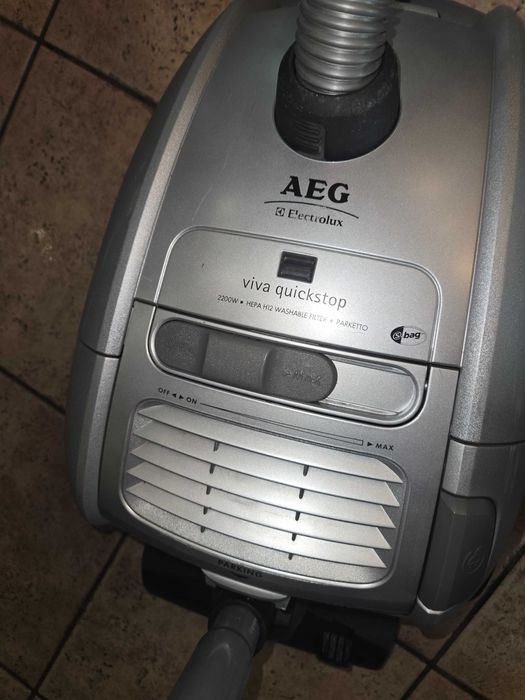 Прахосмукачка AEG  viva quickstop 2200w