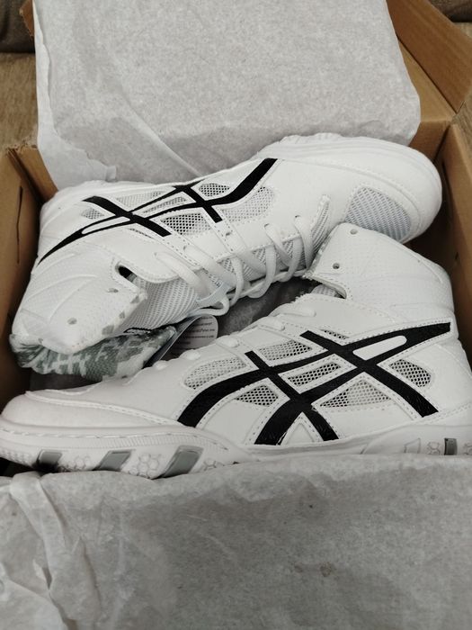 Продам борцовки новые