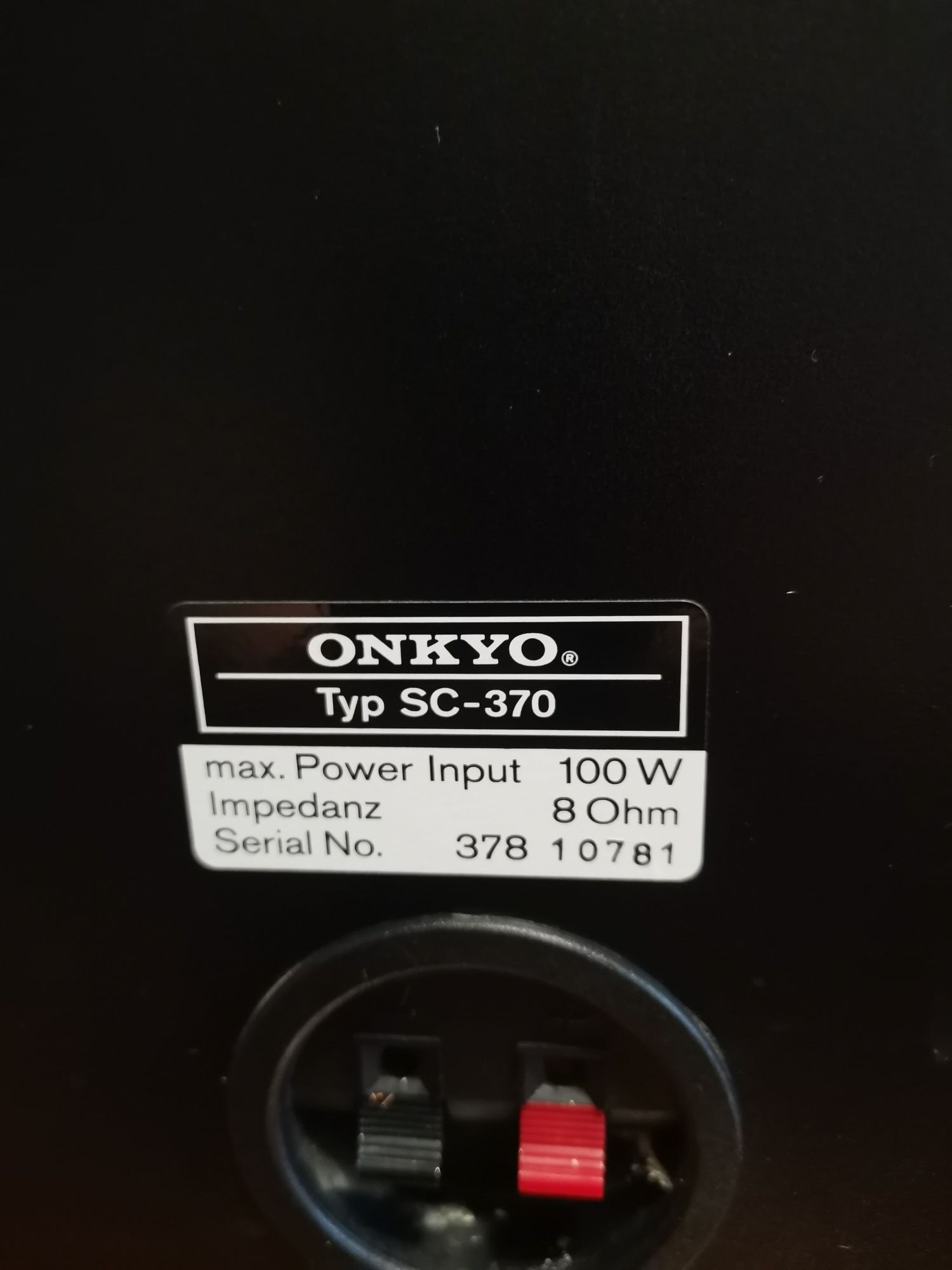 Два броя тонколони марка ONKYO