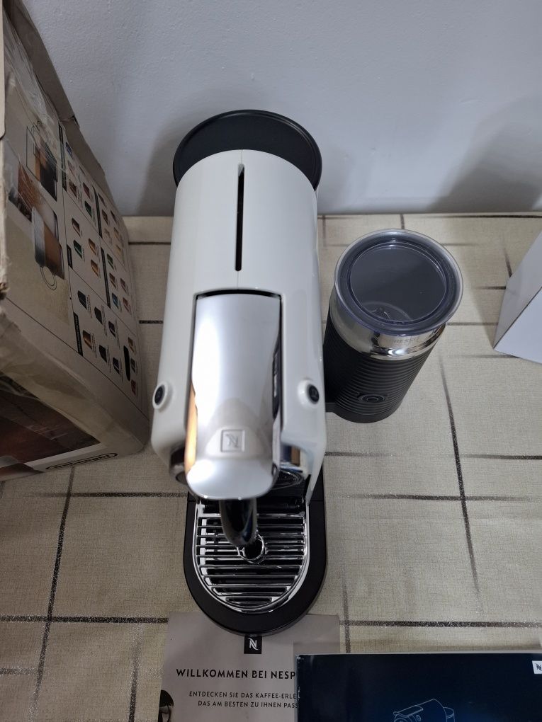 Кафемашина с капсули Nespresso CitiZ и Aeroccino 3,19 bar, 1720W.