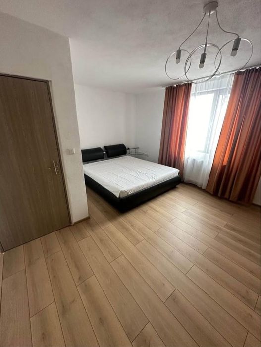 Inchiriez apartament