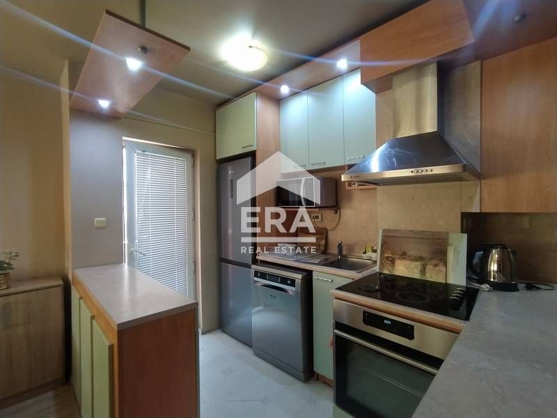 Дава се под наем Двустаен апартамент в Варна, Операта - 60 кв.м за 614 € - Снимка #3