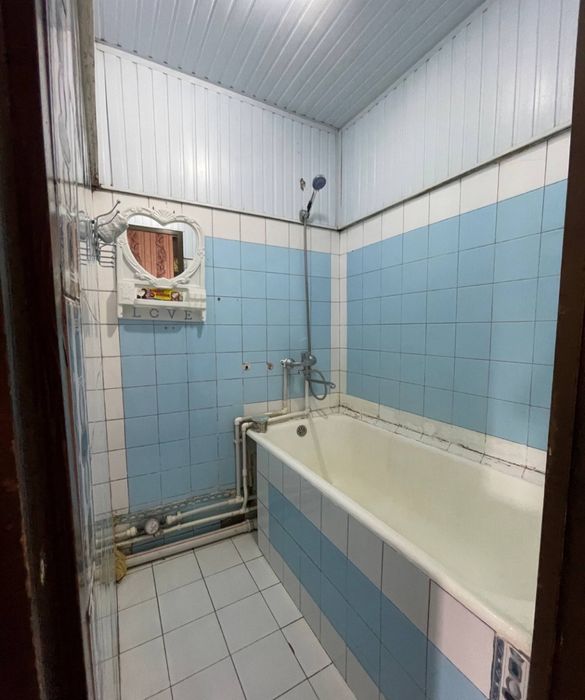 Аренда квартиры 3/3/4 Алмазарский район . Каракамыш 2/5 .