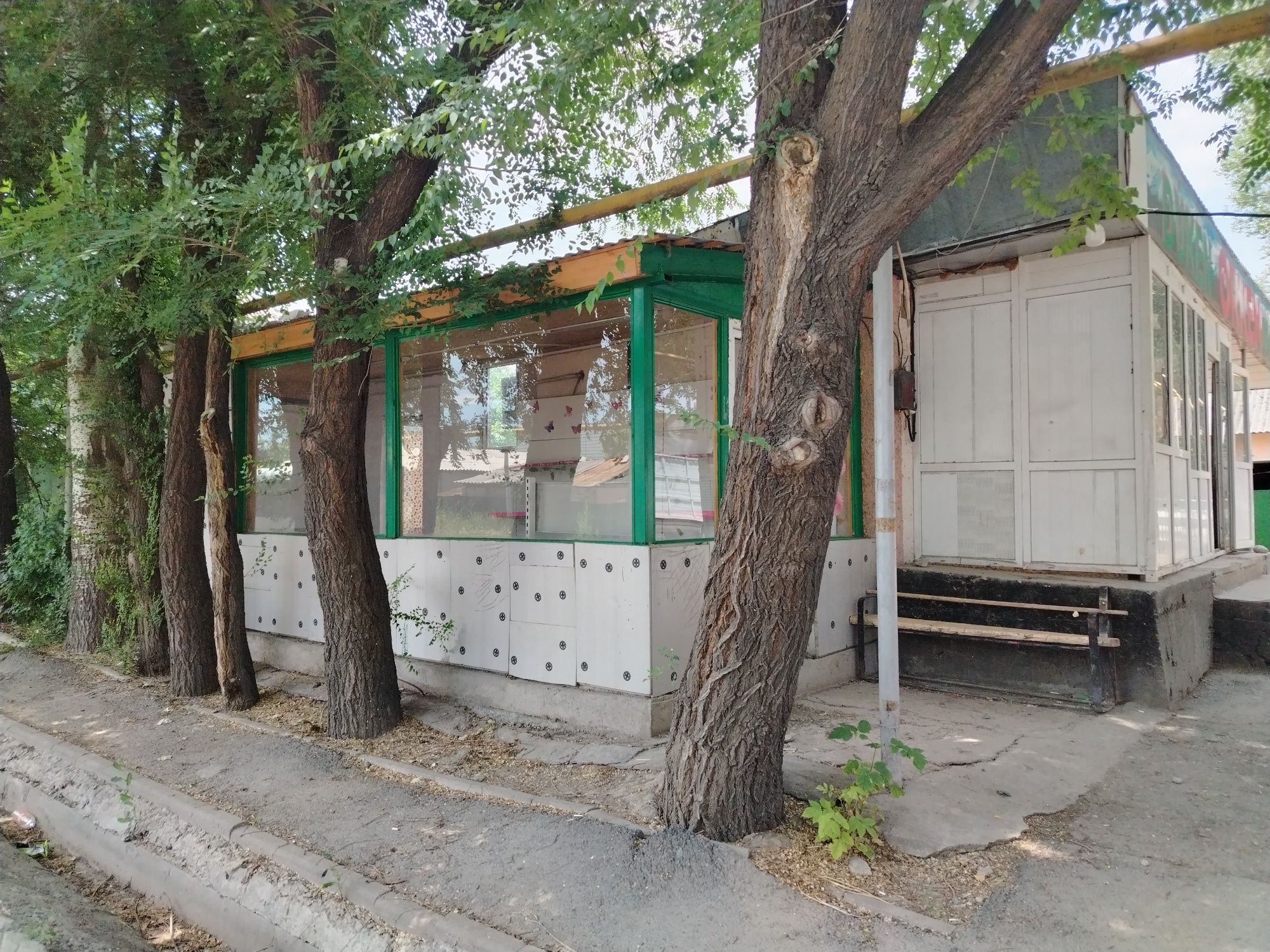 Здаетса помишение