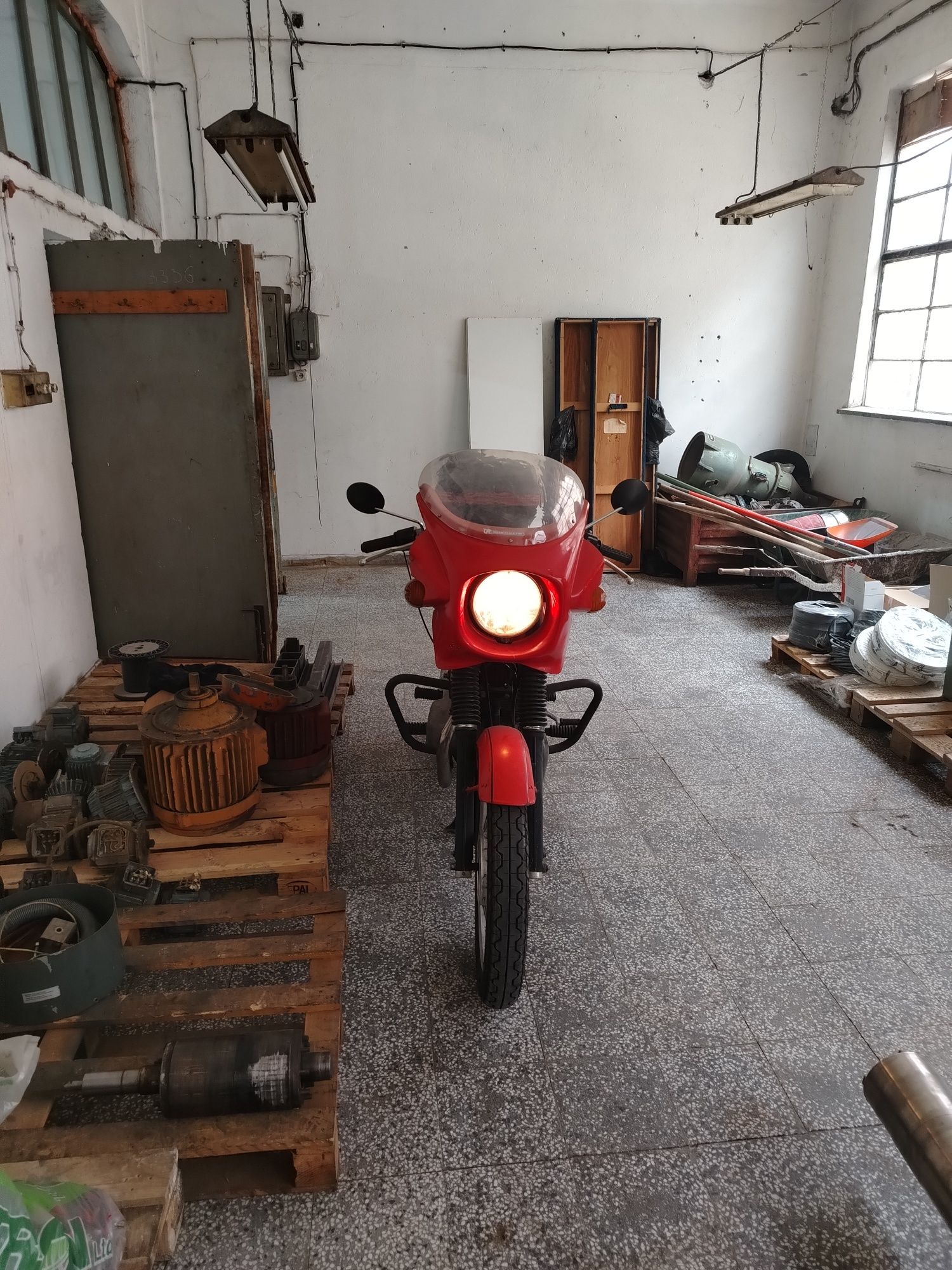 Ретро мотоциклет CZ-350-12v