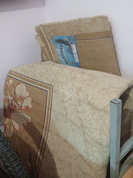 3×4gilam holati yaxshi aybi yoq kelib korib osa boladi