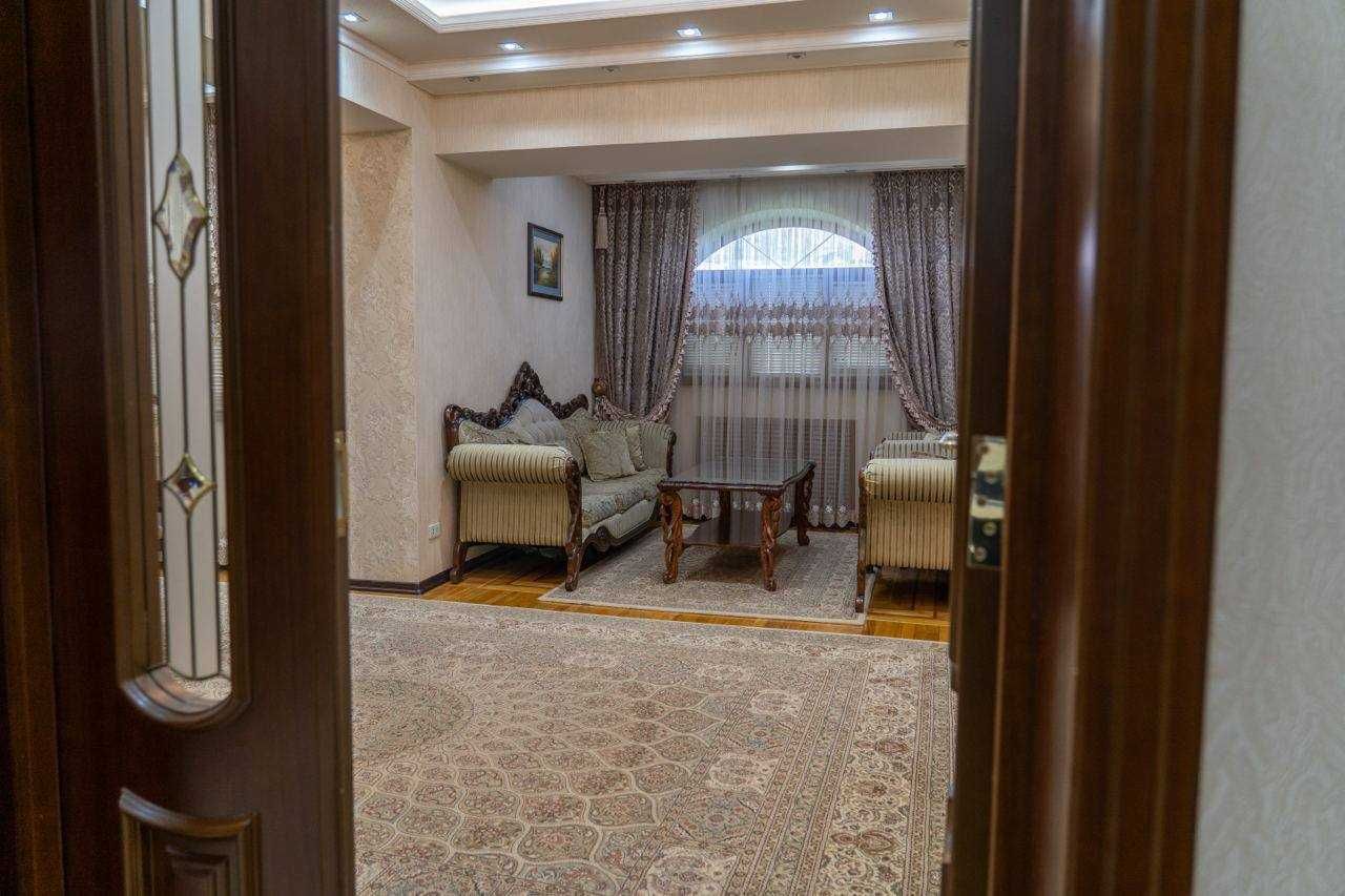 Продается спец-план, Банковский дом, Госпитальный рынок, 3/4/4 100м2