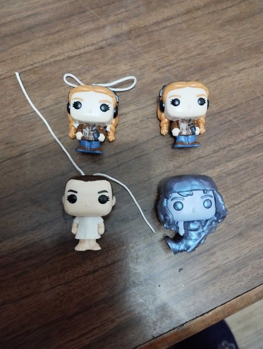 Фигурки Киндер Джой Очень странные дела