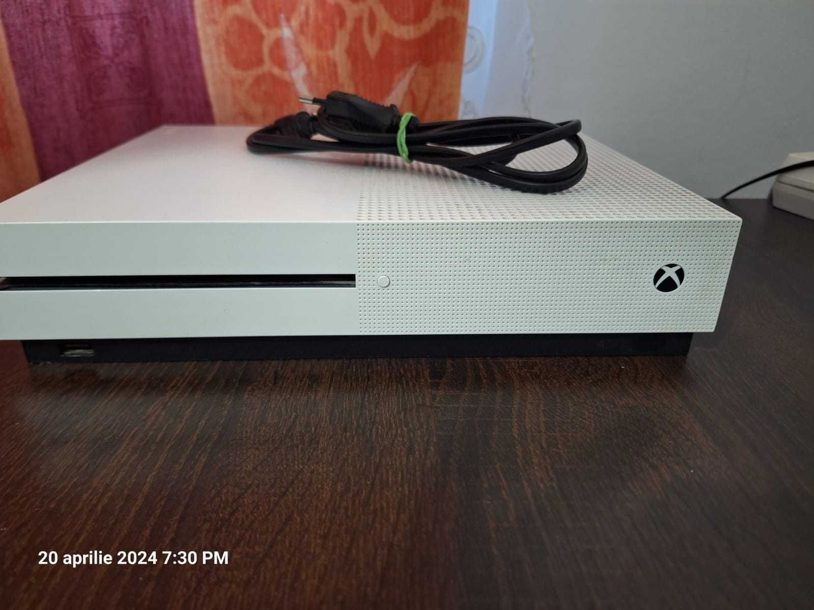 Xbox One S 800GB