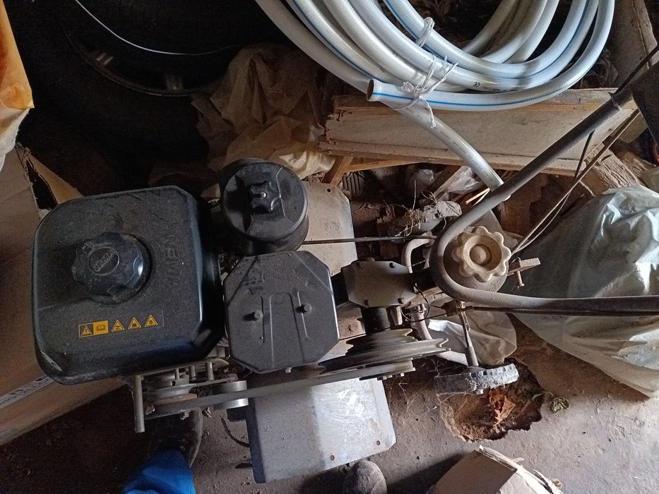 Продавам мотофреза със сменен нов. Няма вече кой  да  работи с нея