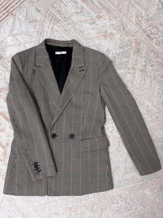 Продаю пиджак Mango б/у 7000 тг