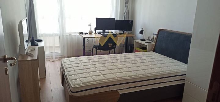 Продава се Тристаен апартамент в Бургас, Лазур - 125 кв.м за 1976 €/кв.м - Снимка #1