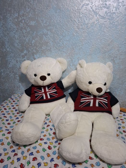 Продам медведей белых