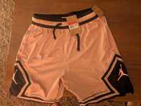 Pantaloni scurți Jordan Diamond , mărimea L.