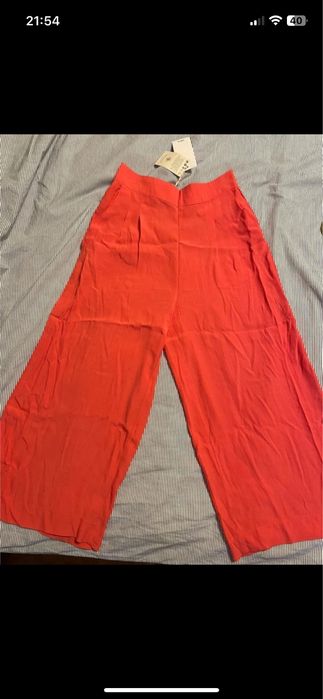 Pantaloni XS Mango