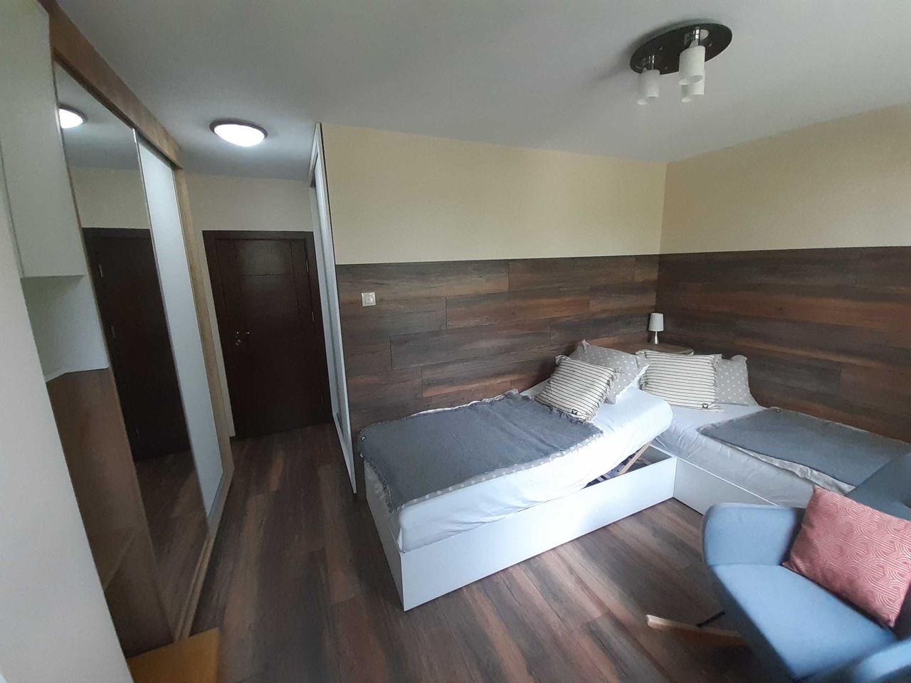 Продава се Тристаен апартамент в Сливен, Младост - 80 кв.м за 1663 €/кв.м - Снимка #8