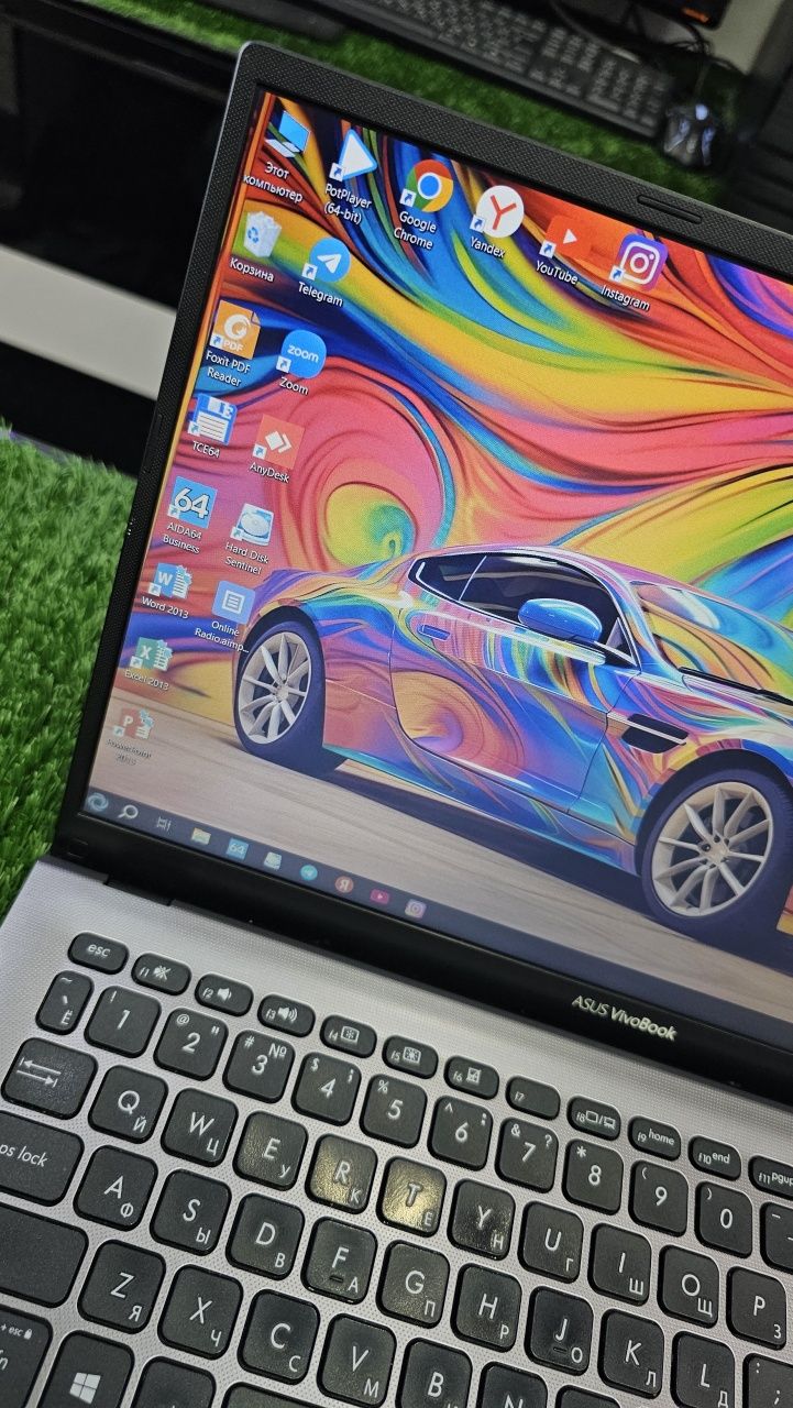 155 kun ishlagan iddeal ASUS notebookni  yarim narxiga qilb berayinmi?