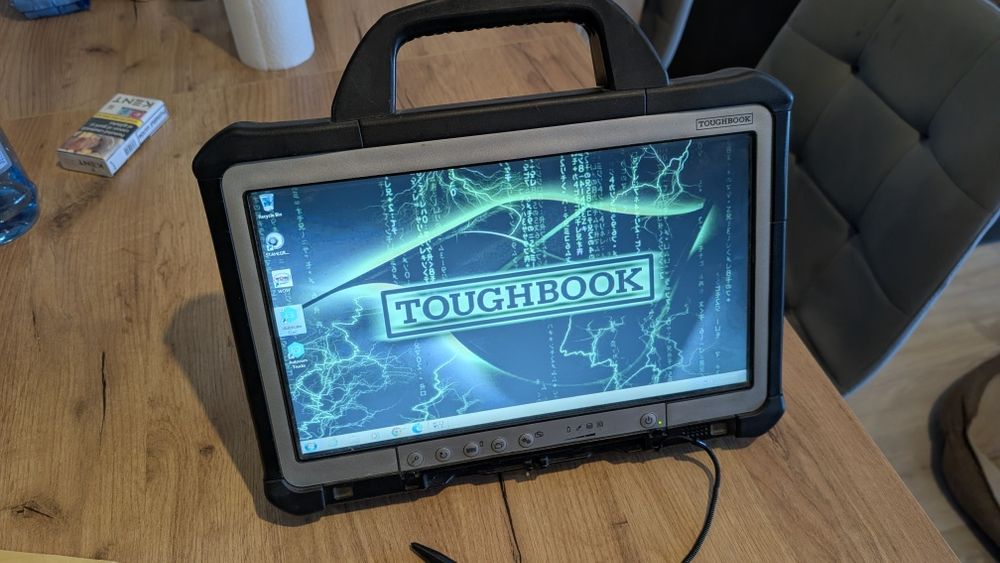 Vând Panasonic Toughbook CF D1