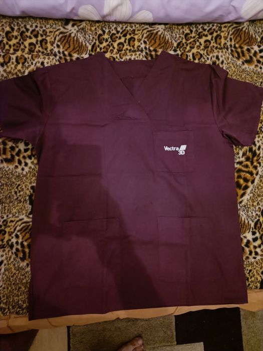 Bluze si pantaloni echipament cabinet veterinar