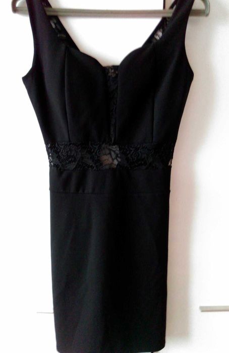 Черна къса рокля с дантела