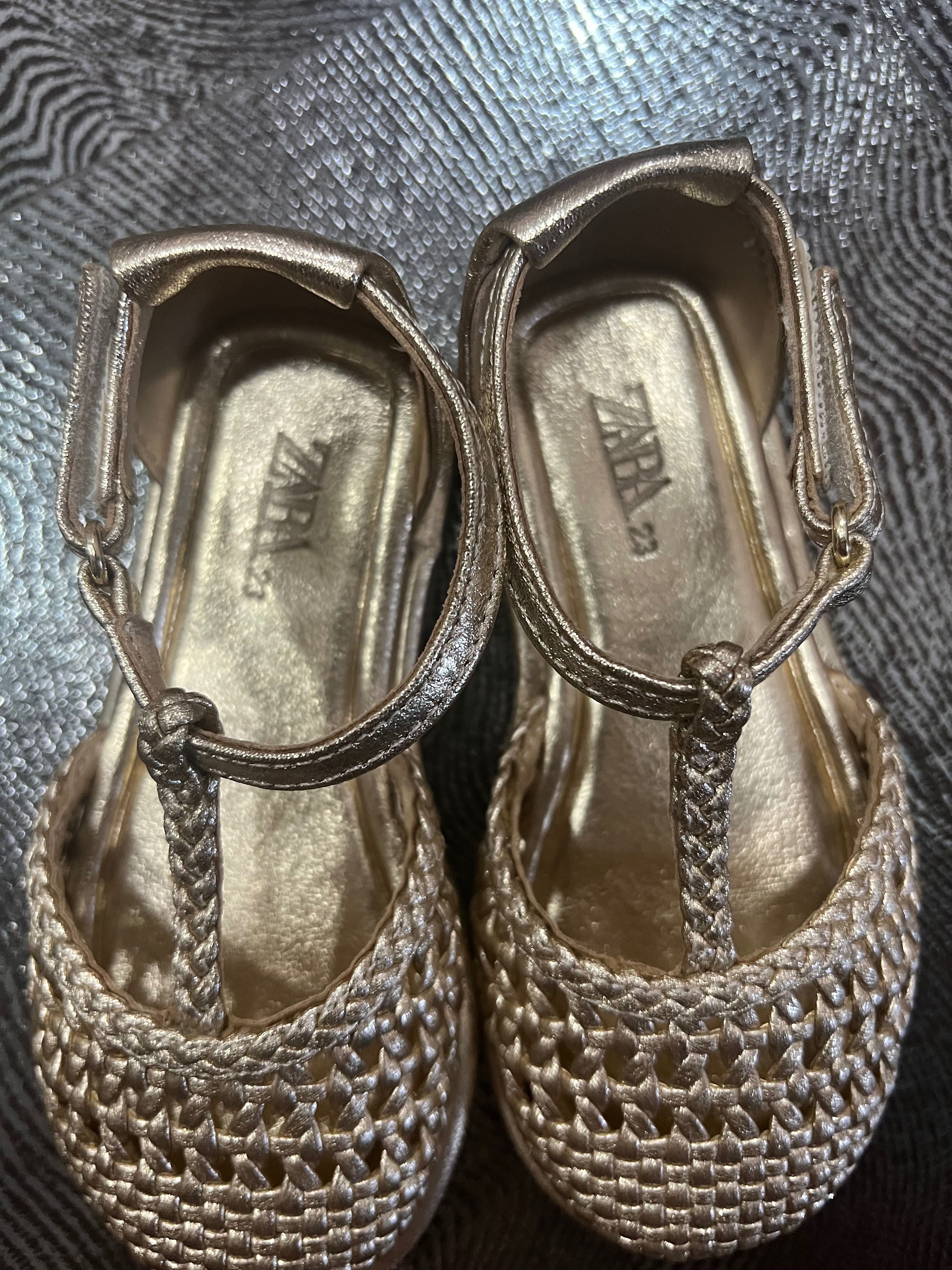 Детски сандали Zara