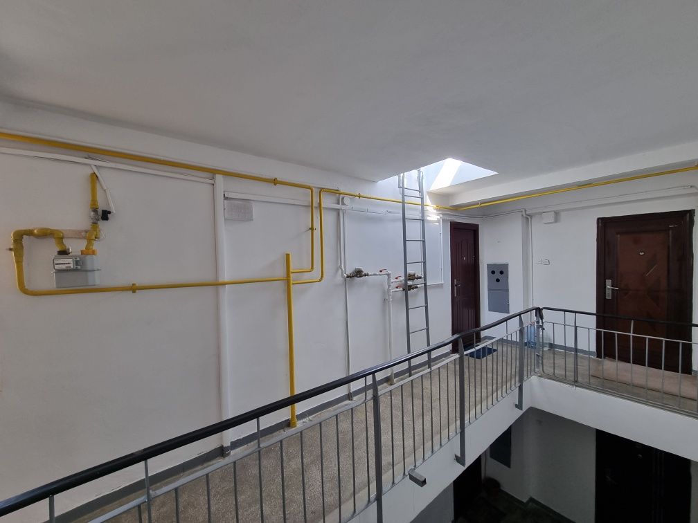 Vând apartament 3 camere decomandate 79900 euro