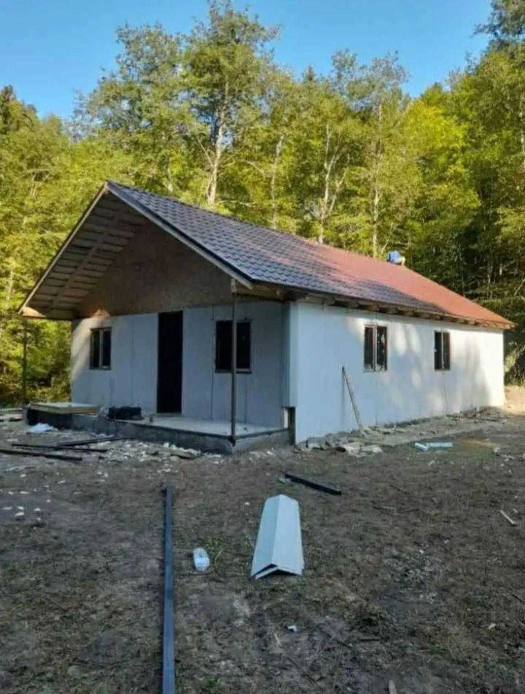 Case pe structura metalica