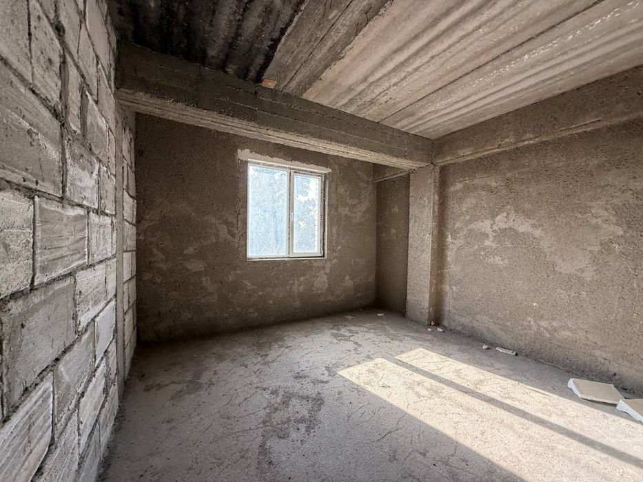 Selxoz yonida karopka kvartira sotiladi