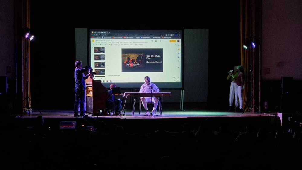 Închirieri Videoproiector,TV smart,ecrane,lavaliere,sistem traducere