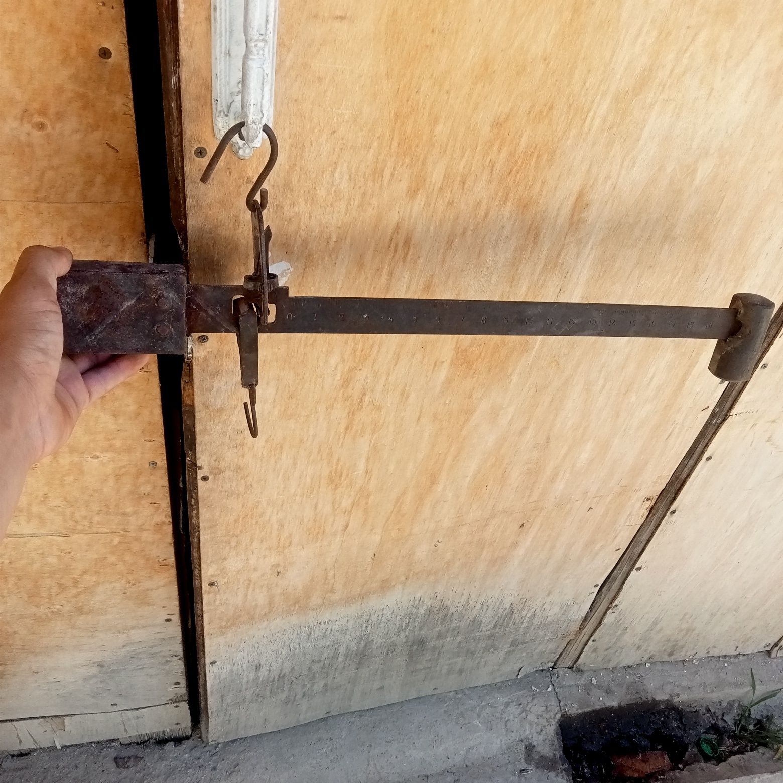 Qol torozi sotiladi tezda