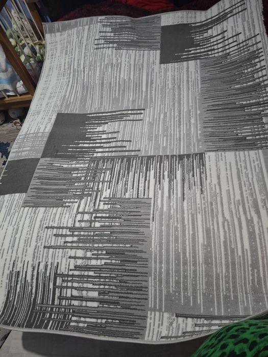 Продам ковер новый 150/200