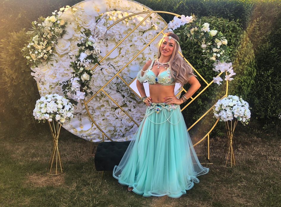 Dansatoare pentru evenimente dans oriental bellydance majorat nunta
