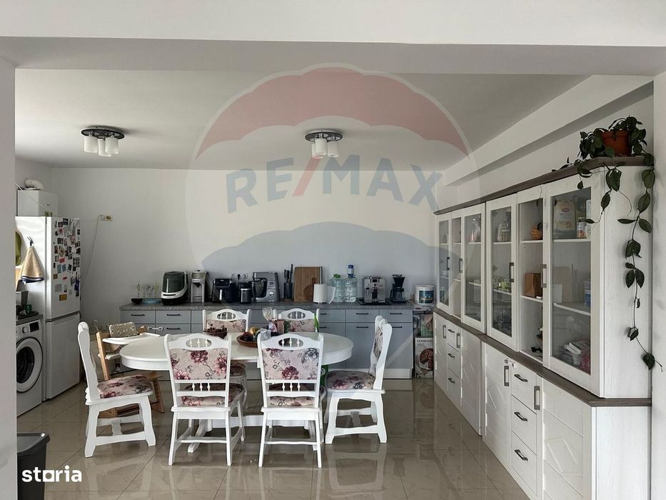 Casă tip duplex 4 camere de inchiriat