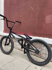 Продам велосипед BMX (для трюков,катания)