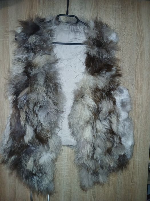 Vând vestă blană naturală vulpe, nouă, produs în Grecia. Mărimea M