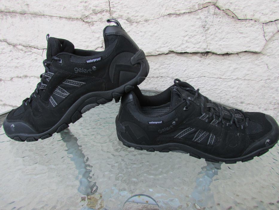 Мъжки туристически обувки Gelert Rocky