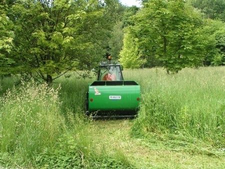 Prestam servicii, tocat vagetatie, spatii verzi