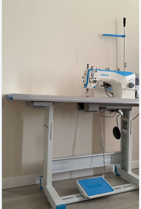 Продам швейную машину в хорошем состоянии