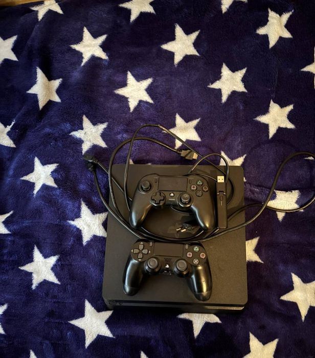Здравейте, продавам моят Playstation 4.