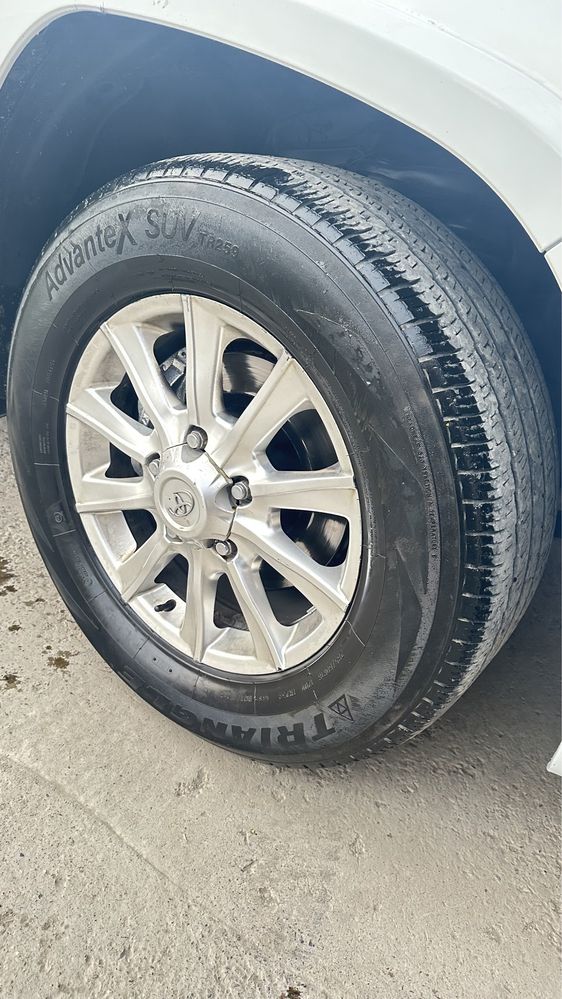 Продам Диск с шинами оригинал 285/60 R 18