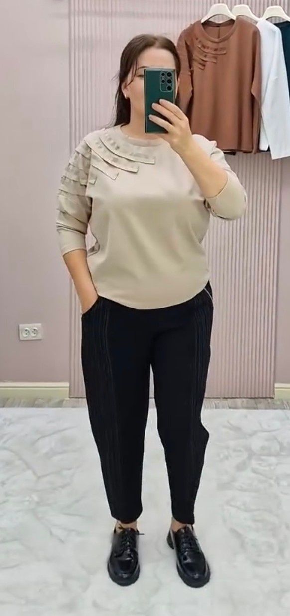Продаю одежду обувь все новое листайте