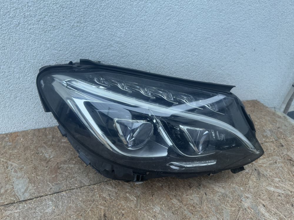 Far dreapta Mercedes C Class W205 Full LED Intelligent Light System