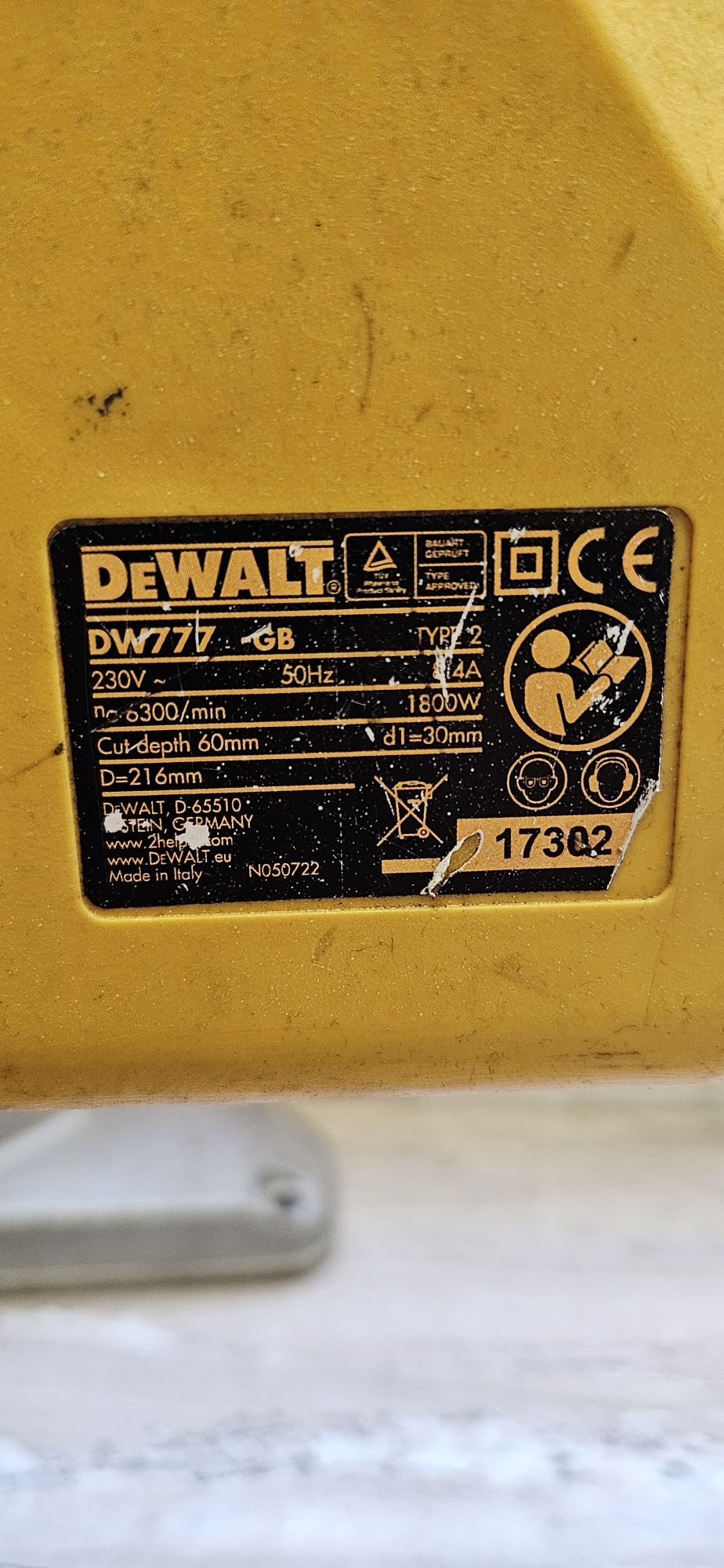 Dewalt Настолен Циркуляр DW777 220V
