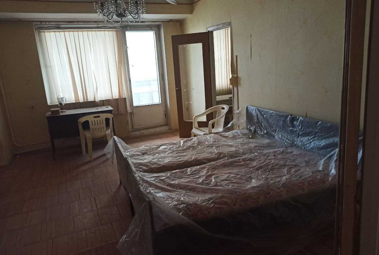 м.Х.Алимжана Дархан московские высотки 1-комн 13/18 50 м² без ремонта