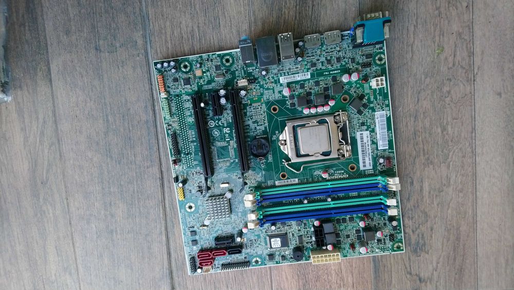 Placa de baza calculator lenovo cu procesor defect