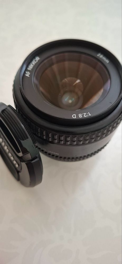 Nikon AF Nikkor 28mm 1:2.8D