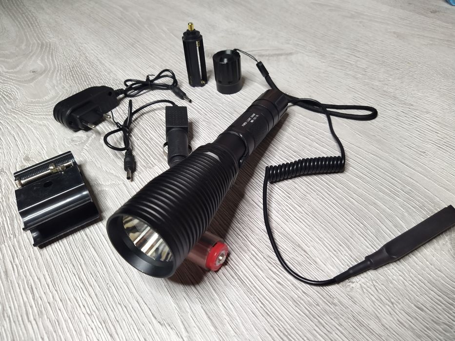 Lanterna Airsoft Vanatoare POWER LIGHT 521 Led Cree T6 NOU!