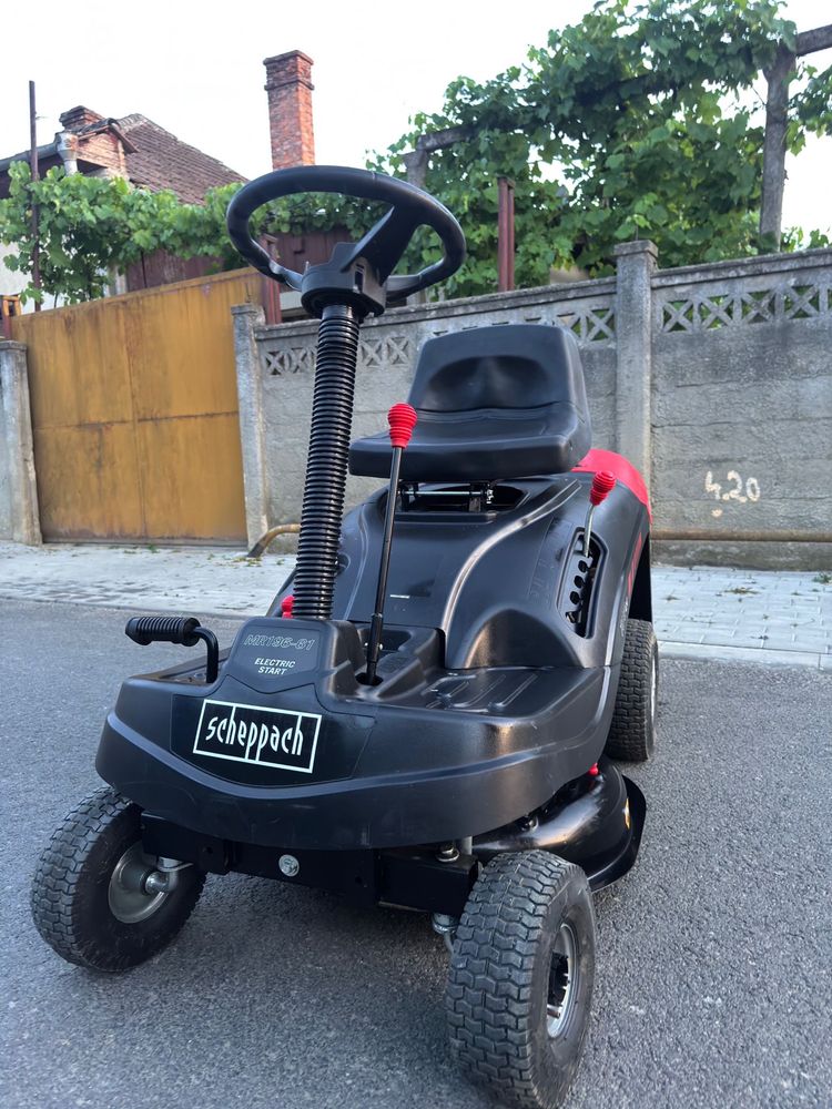 Tractoras de tuns gazon, nou.