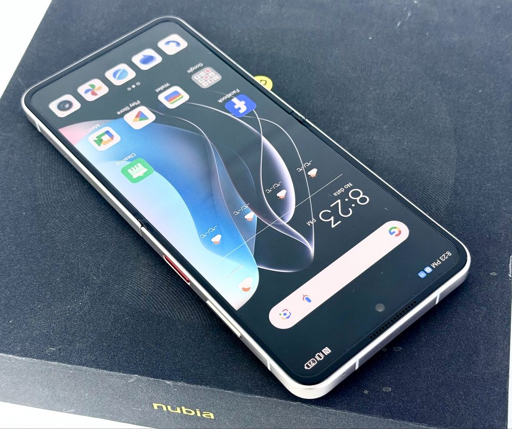 НОВ!  ZTE Nubia Flip 5G 256GB 8RAM Sunshine Gold Гаранция!
